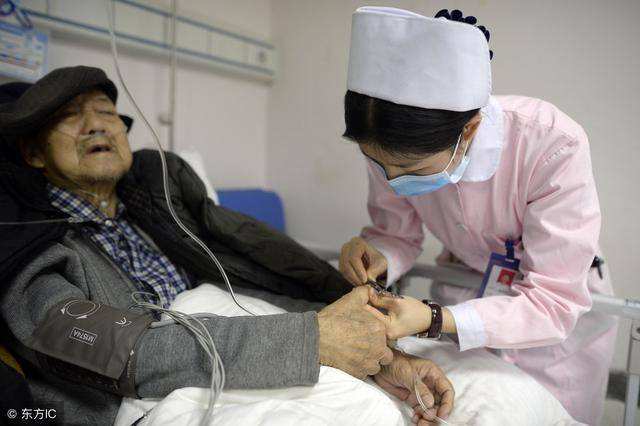 你以为的孝可能是愚孝：不是父母易受骗，而是你从不心疼他们的痛