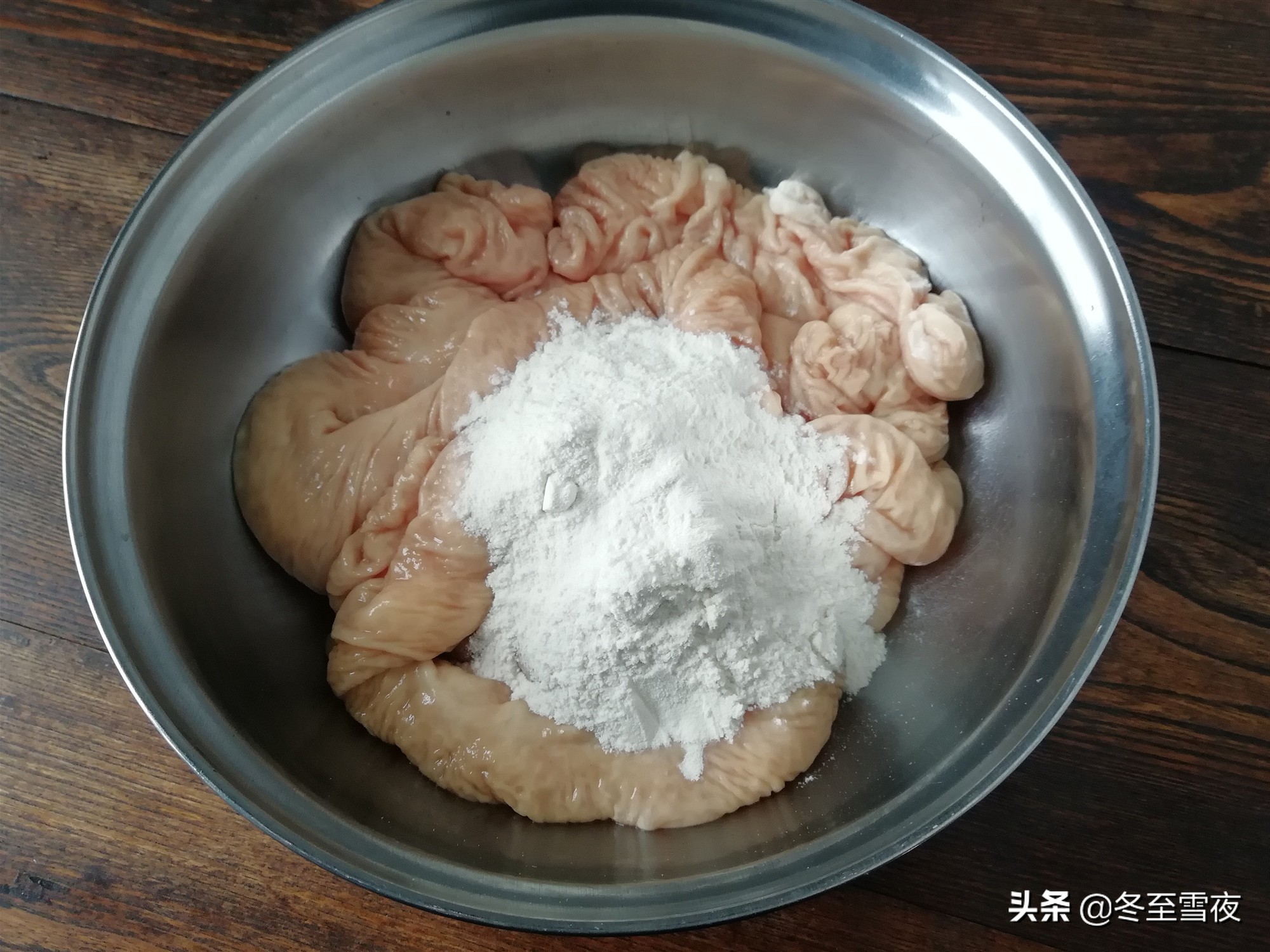 怎样洗肥肠的方法教程,清洗肥肠的正确做法