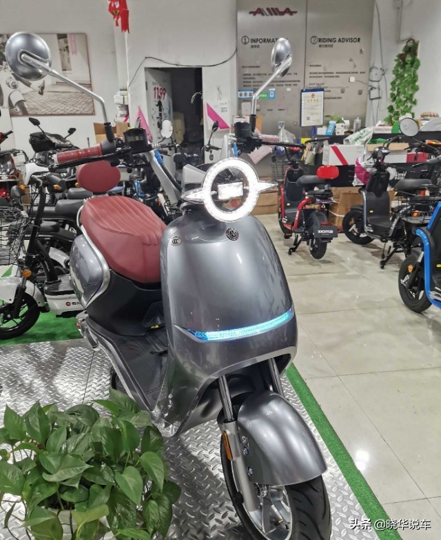爱玛续航最强电摩,爱玛电摩2022新款续航200公里
