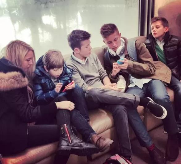 她不仅是众人艳羡的王室公主，更是称霸秀场的ItGirl