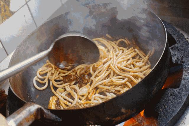 新疆的美食不只是羊肉串,来疆必吃的美食