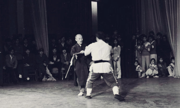 海灯法师真的会二指禅吗,海灯法师之死