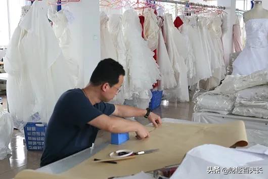 报复性消费不来了，但结婚潮会：婚纱订单暴涨280%，影楼档期扎推