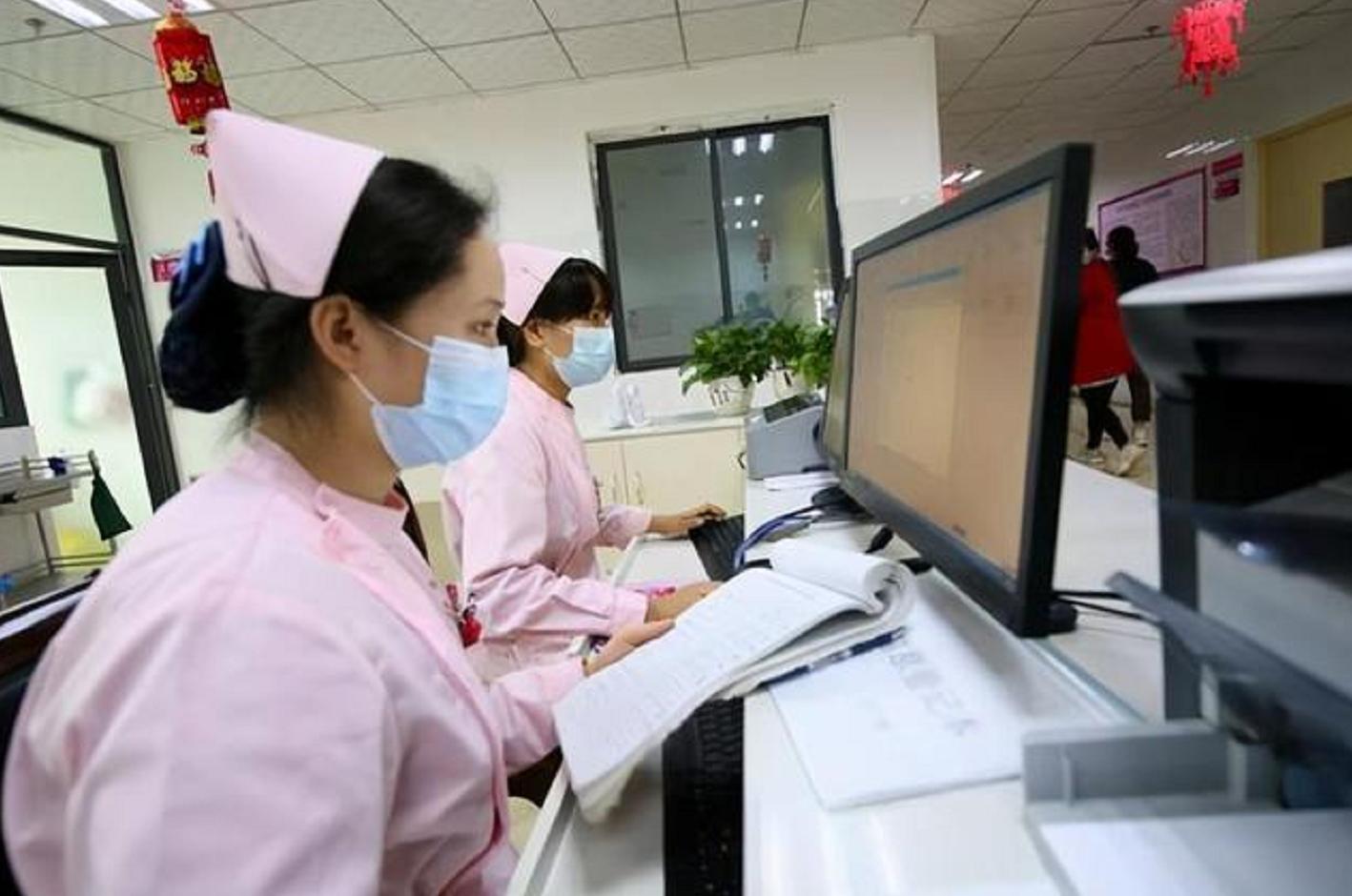 爸爸给孩子取名护士少写一笔,父亲给儿子取名宇凡