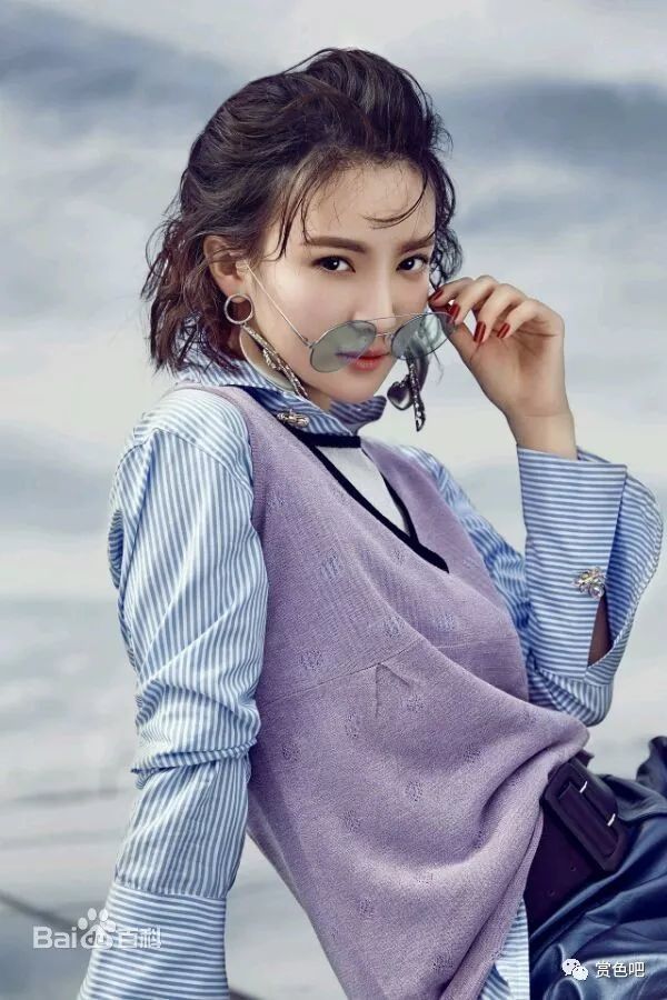 金晨的唯美甜美的写真,眼睛深邃的女星金晨