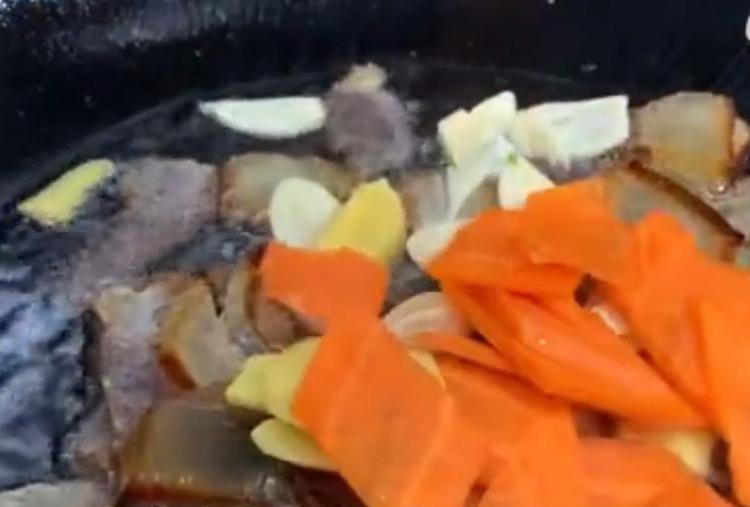 春笋的家常做法春笋焯水后怎么炒,炒春笋时只焯水就错了多加2步