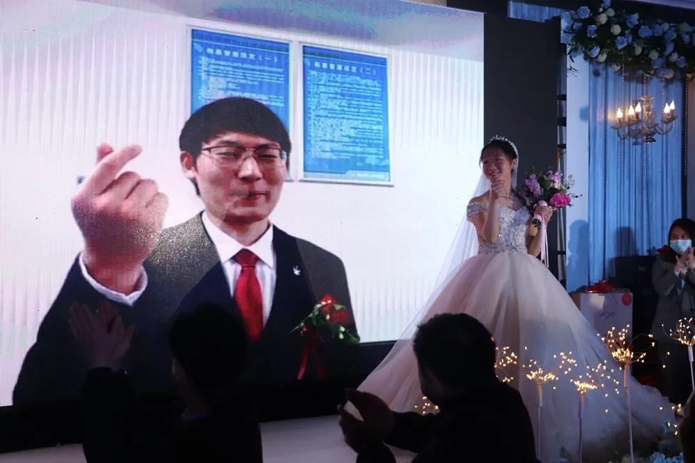 昨天，泰州这个地方举行了一场婚礼，新郎却始终没有出现……