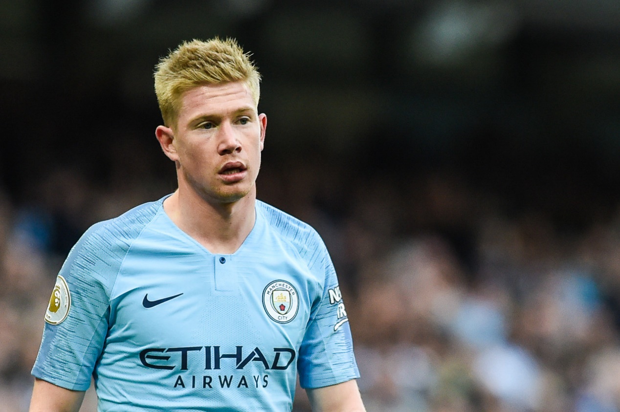 丁丁当选英超赛季最佳球员,英超十佳球中场