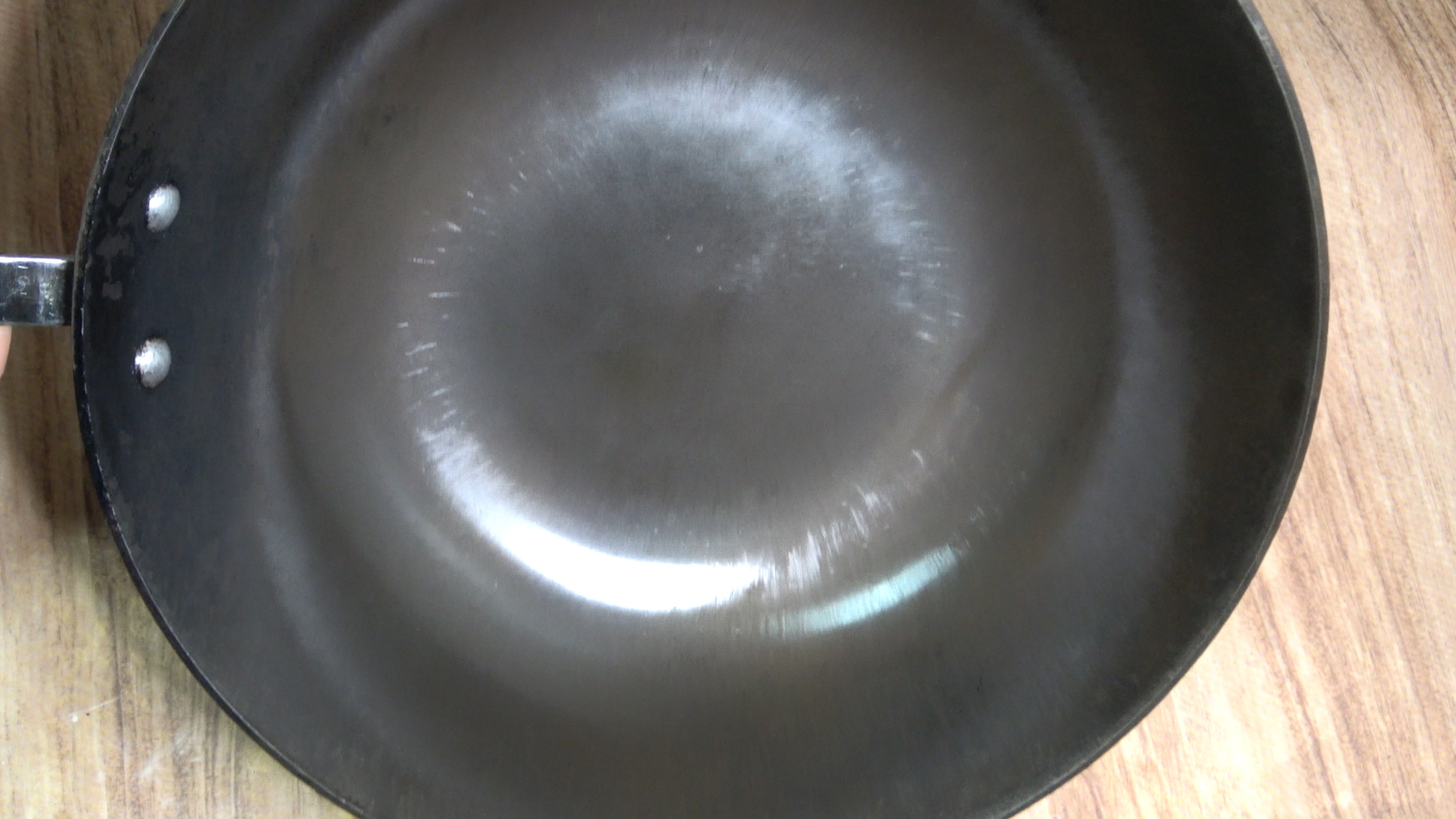 铁锅生锈怎么处理不粘锅,铁锅生锈怎么处理不粘锅小妙招