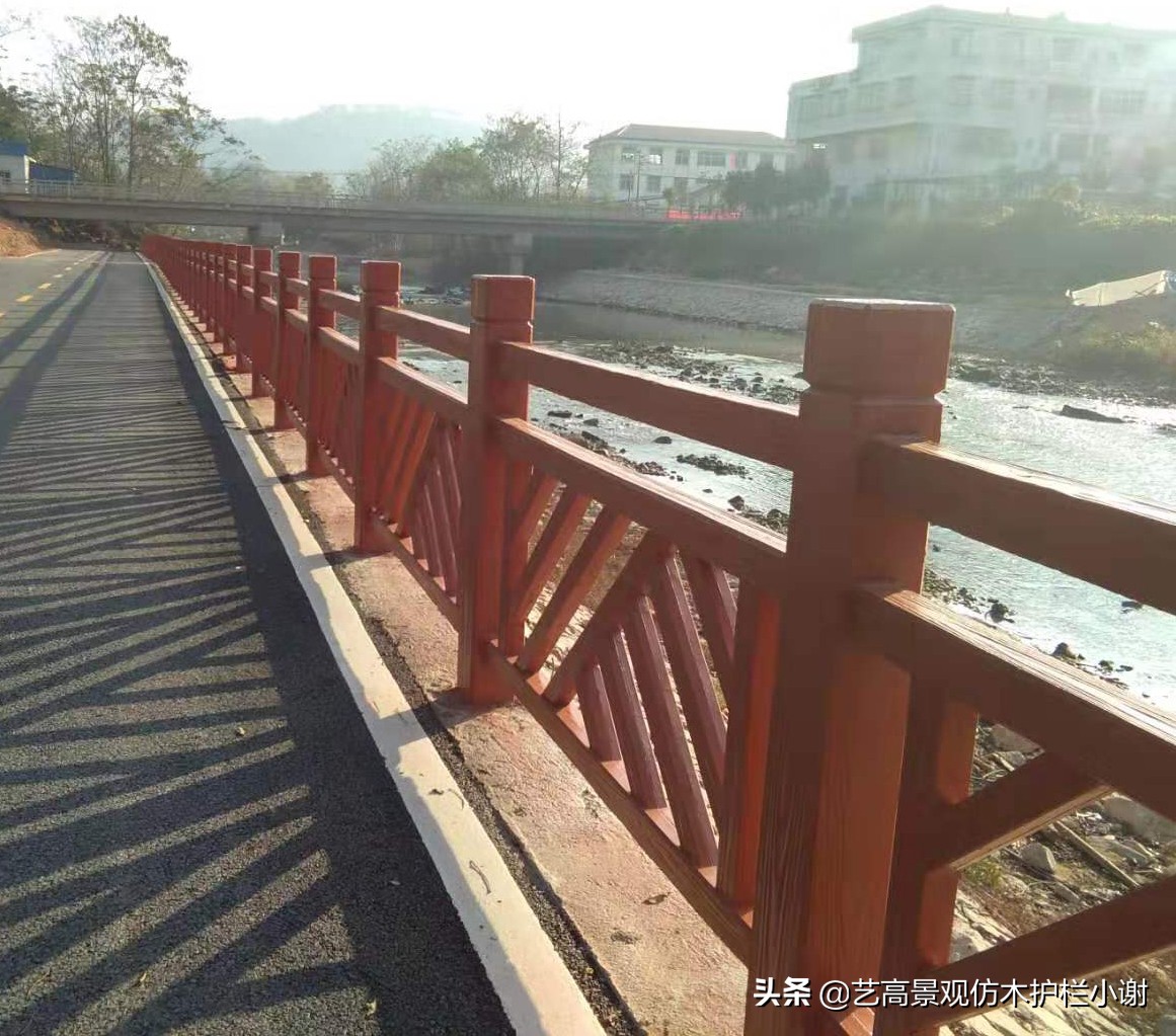 仿木栏杆喷漆施工视频,仿木水泥栏杆喷漆制作过程