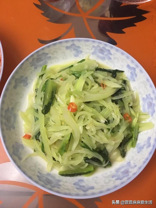 下班回家老公做饭三菜一汤幸福,老公下班回家给老婆做三菜一汤