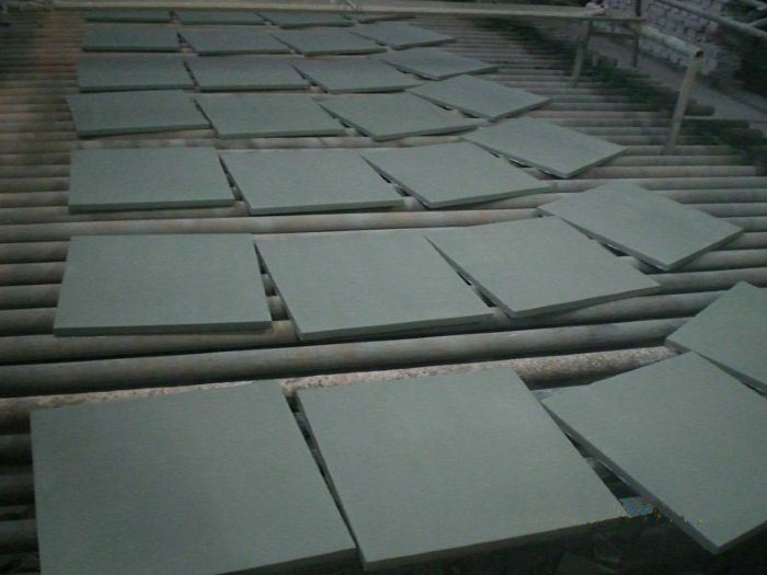 瓷砖背面白色的粉末要处理的吗,瓷砖背后白色粉末如何去除