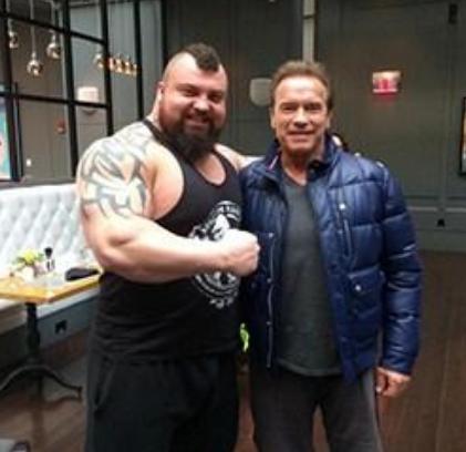 真实存在的3米巨人,超大型巨人有多吓人