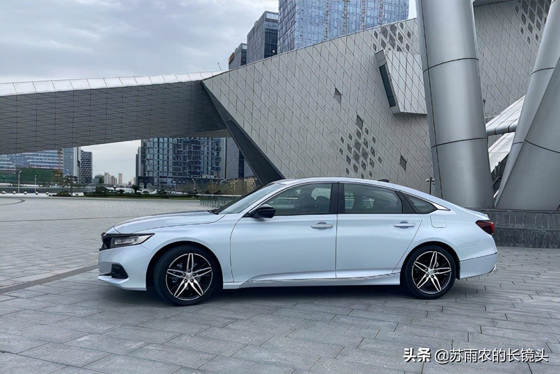 试驾2022款本田雅阁混动锐领版,新款雅阁锐混动