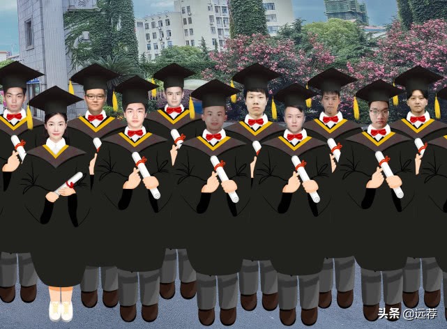湖南某大学云毕业照火了！被质疑像“恐怖片”！感觉瘆得慌