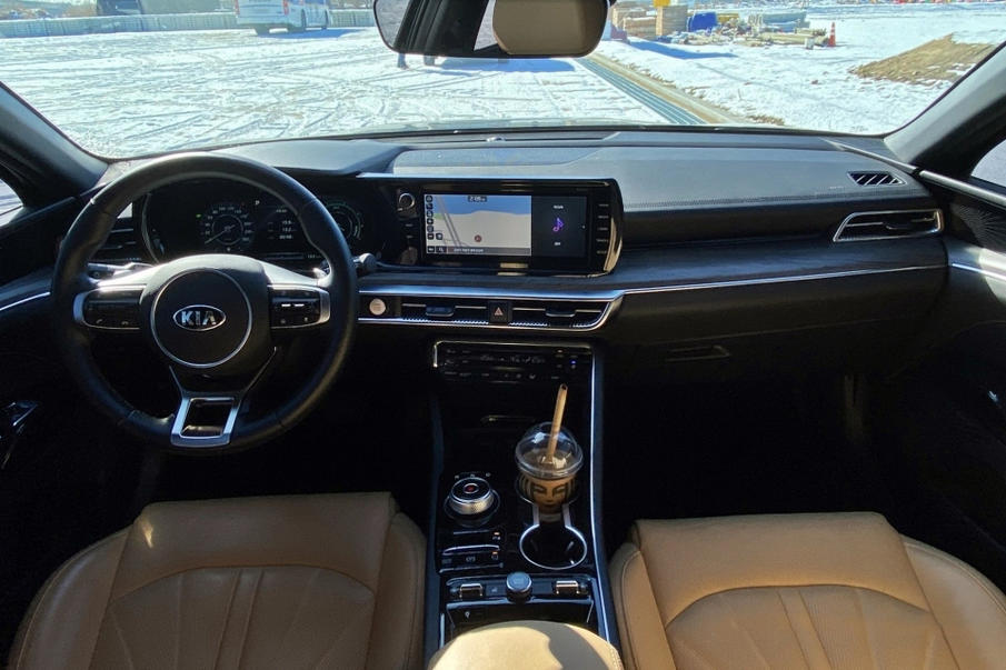 全新k5凯酷海外2024试驾,k5凯酷混动试驾视频