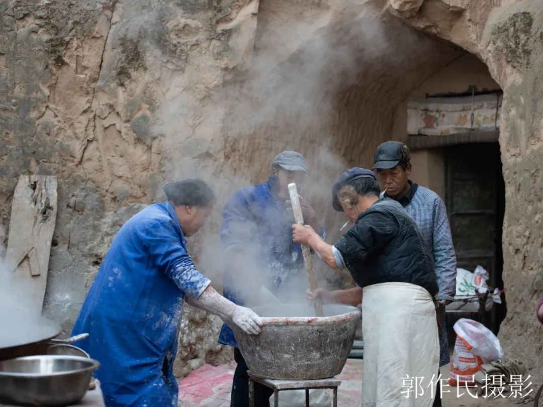 山东漏粉条的过程视频,漏瓢式粉条制作技术视频