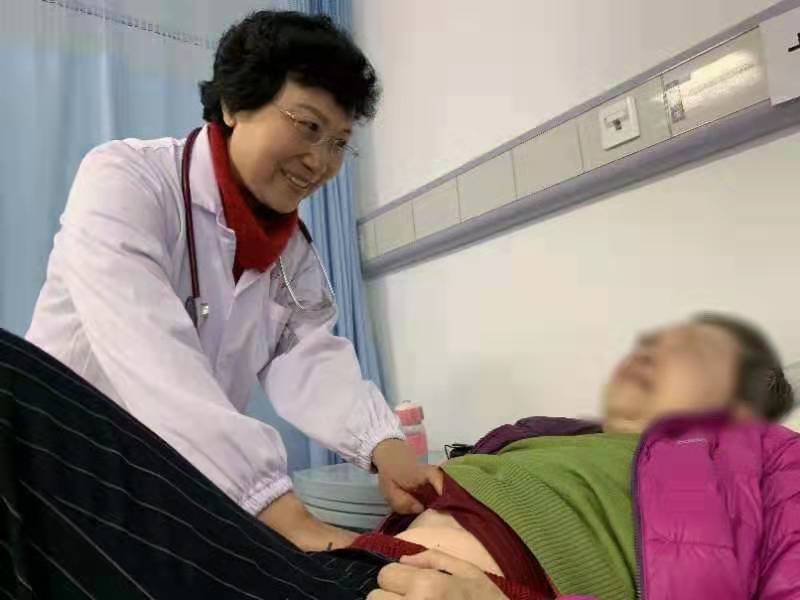 70岁老人突然下体出血,70岁老人突然下体出血半天