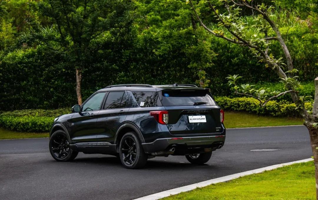 全新福特探险者选哪个配置,福特全新探险者对比途昂