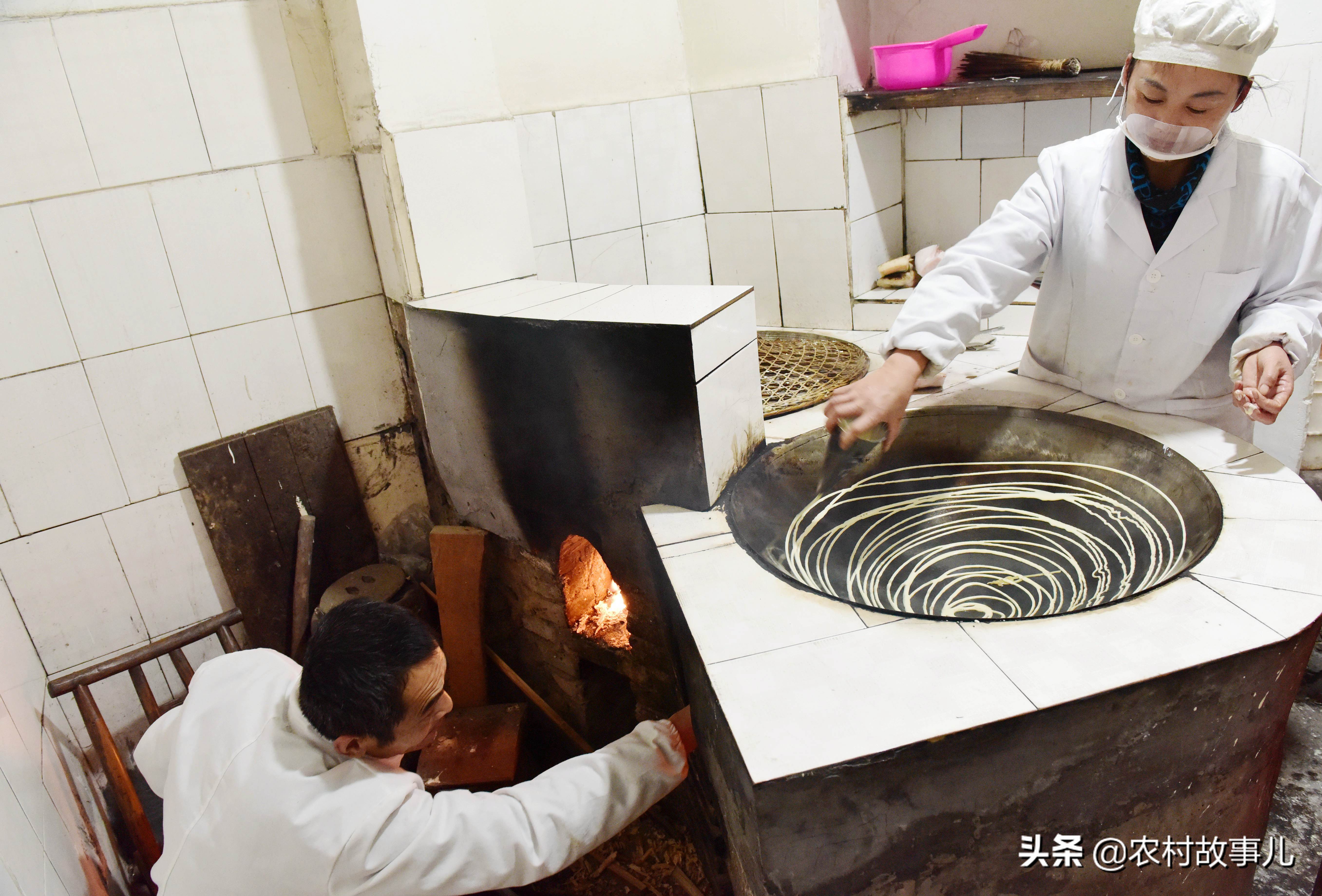 做美食生意成功秘诀,一个月赚2万元小吃生意