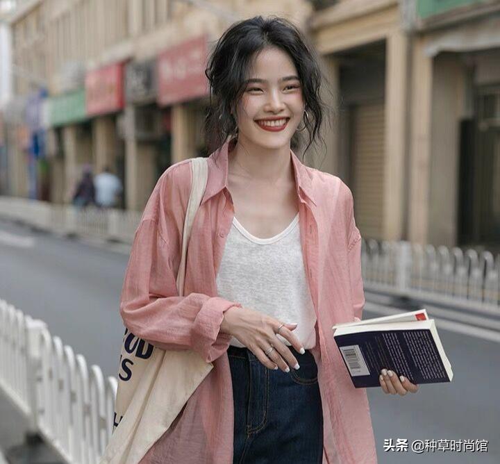 穿阔腿裤里面穿什么裤子显瘦好看,别再只穿阔腿裤这5条裤子更流行