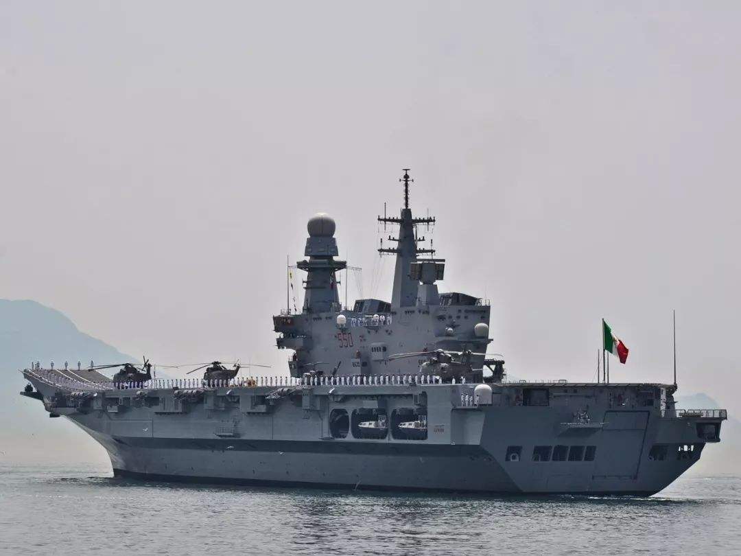 世界最大航空母舰的简介,航空母舰布局详细介绍