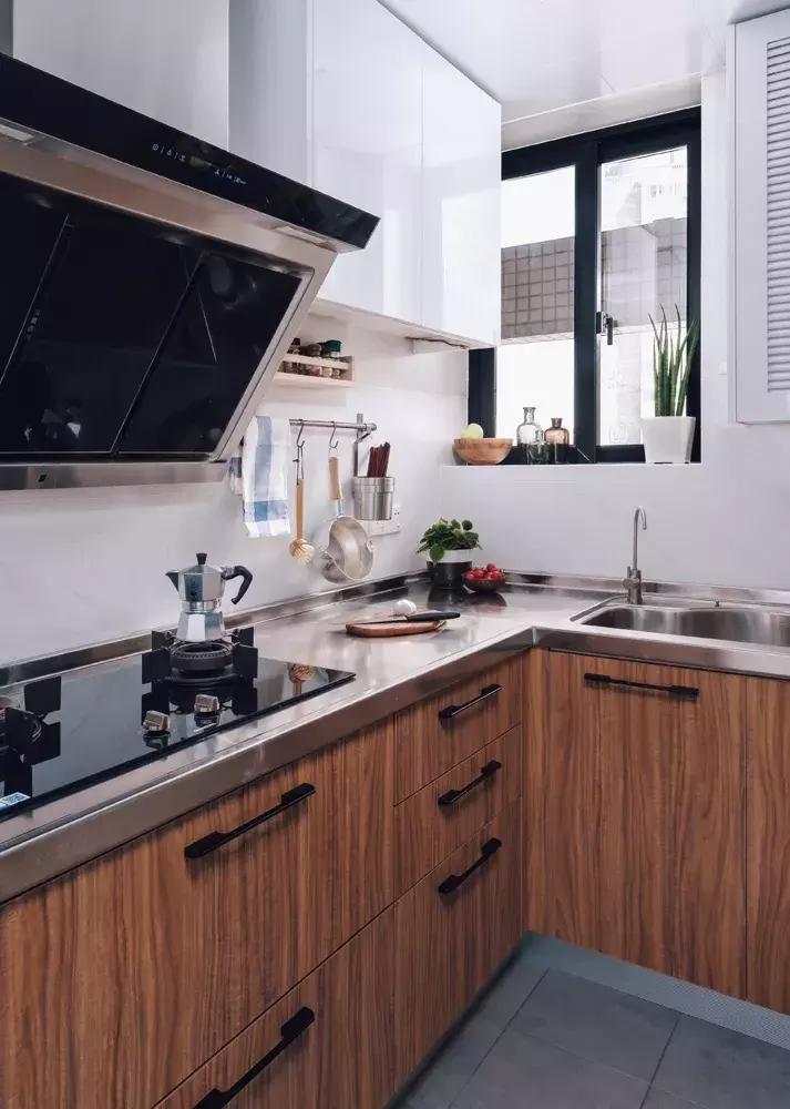 42平米一室一厅小户型巧妙设计,22平方主卧衣帽间内卫一体