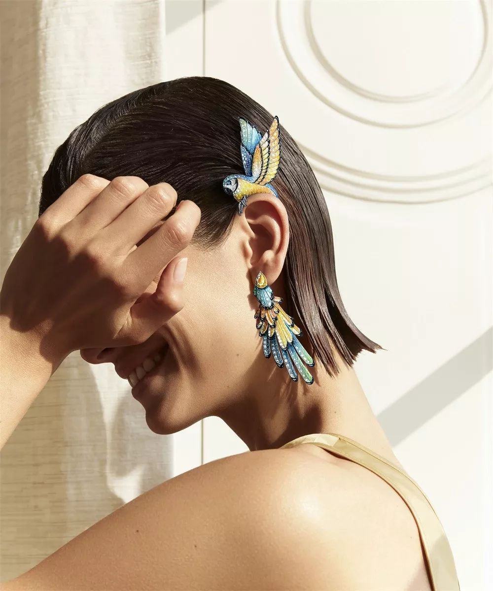 英国女王珠宝传奇,英国女王王冠上的宝石的传奇