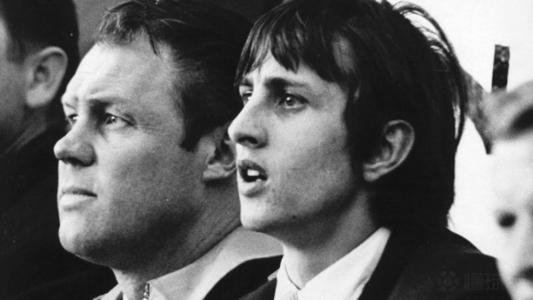 世界足坛传奇球星,克鲁伊夫才是足球第一人