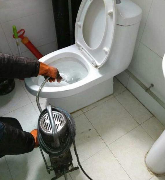 马桶漏水该找谁,马桶漏水找谁