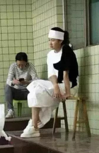 王宝强前脚到前妻家接娃，女友后脚夜会四男，冯清会是马蓉第二吗