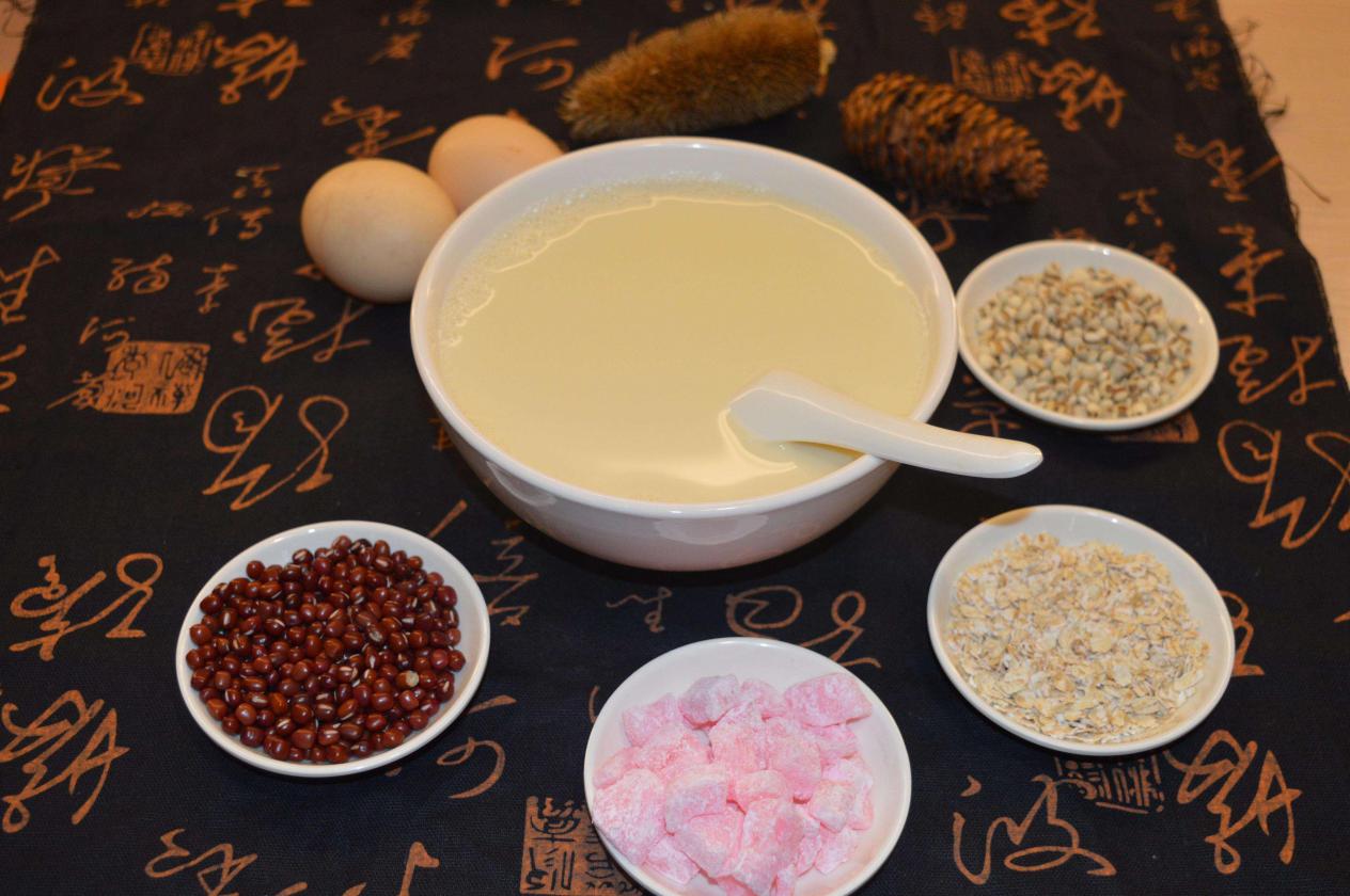 为什么豆浆机打出来的豆浆有点涩,自己榨豆浆为什么喝起来有点涩