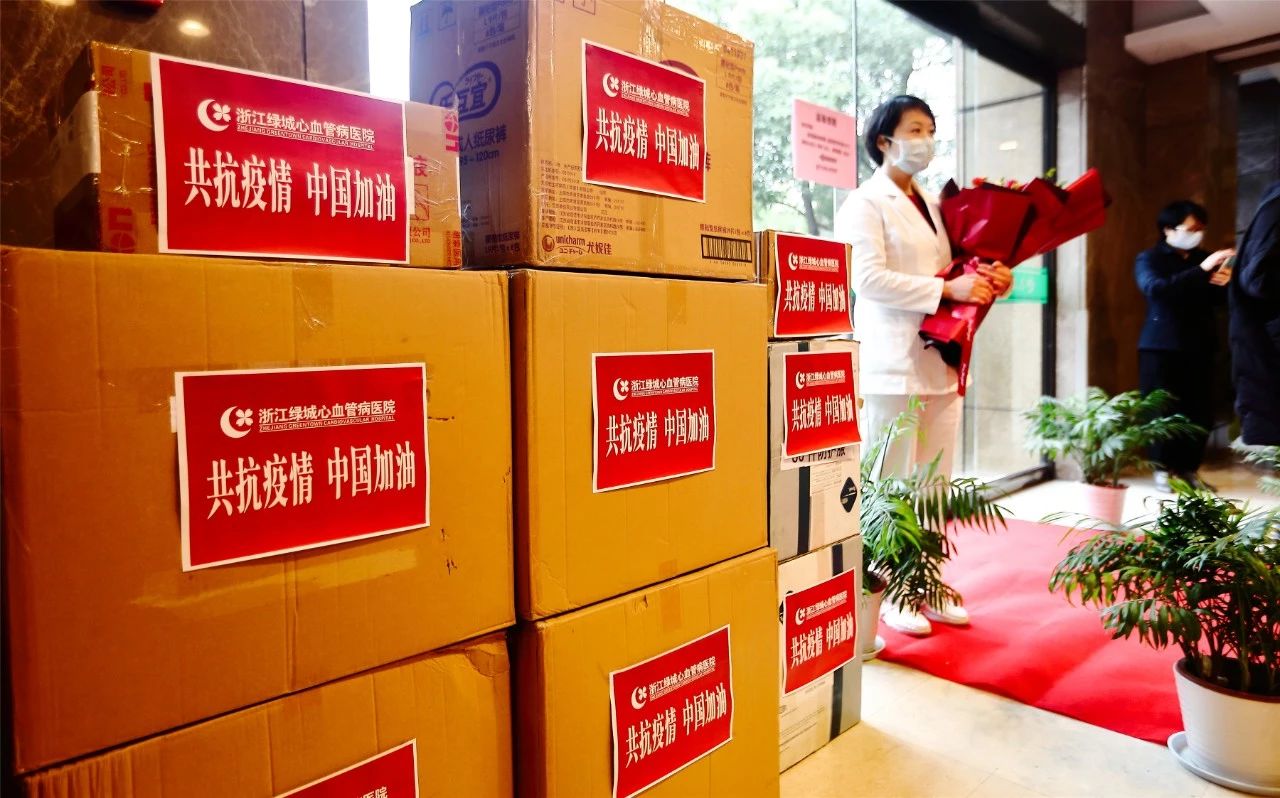 逆行出征驰援武汉,驰援武汉白衣逆行出征