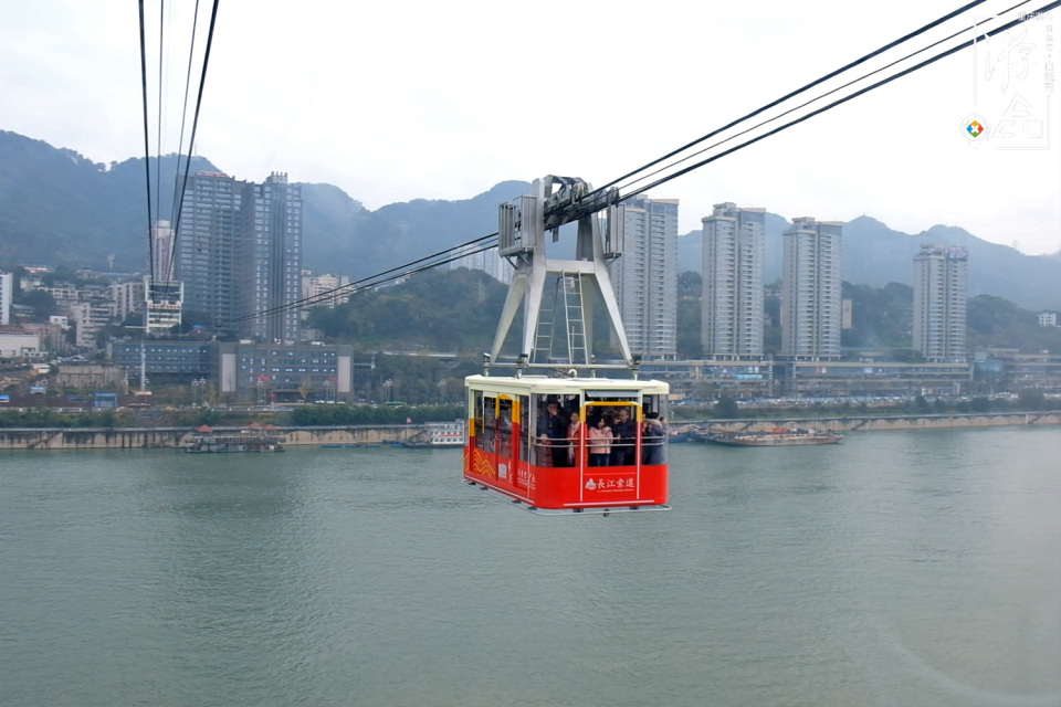 重庆人的长江索道回来了，轿厢回归最初的模样，工作日只要1块8