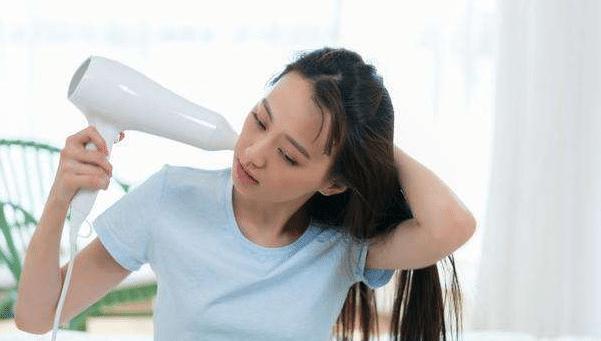 4个夏日护发小妙招，摆脱干枯毛躁发质，让头发时刻保持清爽