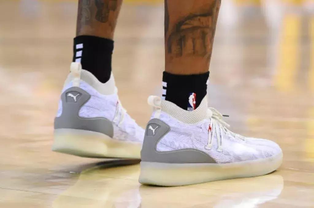 杜兰特太阳首秀上脚球鞋,nba2019总决赛g5杜兰特上脚球鞋