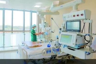 创建人民满意的医院,全力办好人民满意学校