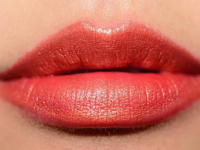 金属鲜亮口红,金闪大红色口红
