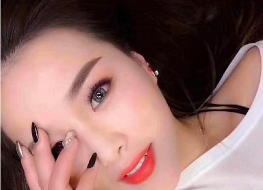 华亦俏朱红博士防晒霜,华亦俏朱红照片