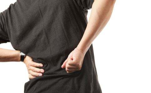 天热了为何腰痛增多？可能是泌尿系统问题，爱出汗的人更应该注意