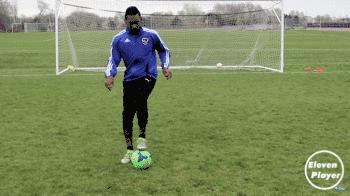 哪些小孩子就能学的足球过人技巧,足球实用的技巧过人