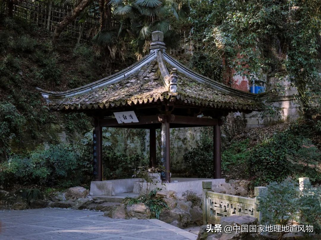 浙江绍兴跟杭州差多远,浙江绍兴和杭州哪个好玩