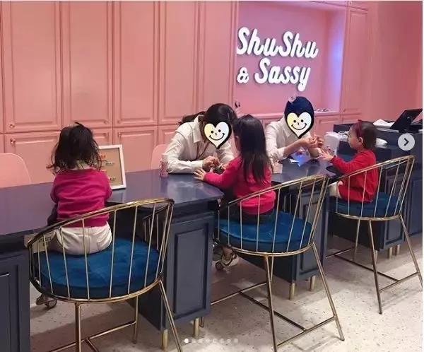 女儿说妈妈为什么我这么丑,妈妈我长得丑吗素材