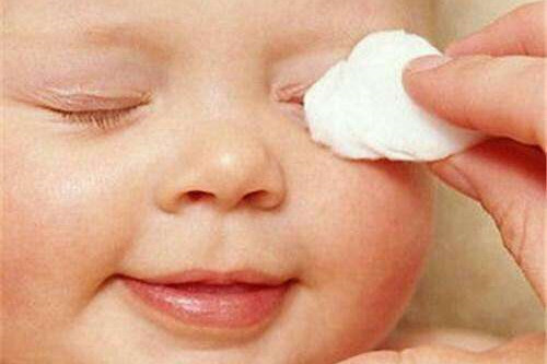 怎么帮宝宝清洁牙齿,宝宝清洁做得好健康成长没烦恼