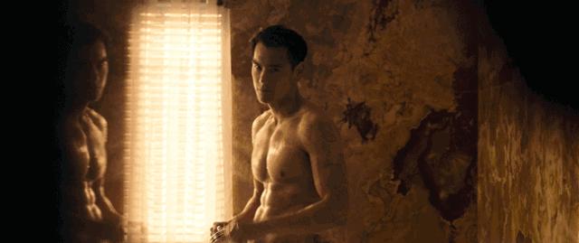 李现200斤未p照片曝光：你以为的腹肌男神，其实是自律狂魔