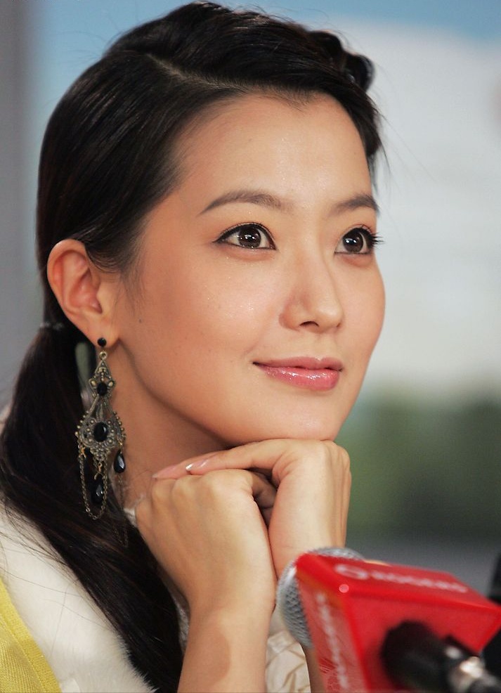 韩国女明星金喜善抖音,韩国女星金喜善