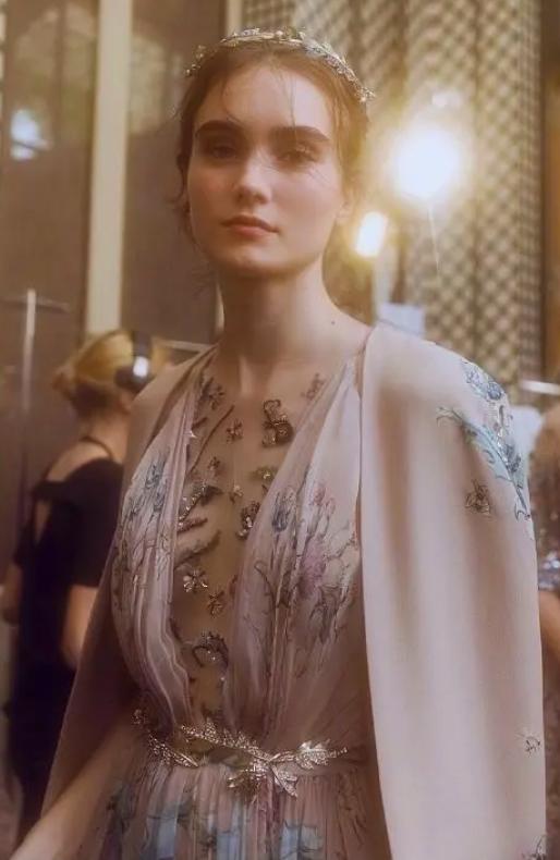 黎巴嫩爆炸发生后,巩俐章子怡的挚爱无声落泪……