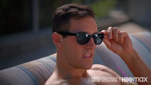 你的眼镜怎么戴反了,你的眼镜歪了啥意思