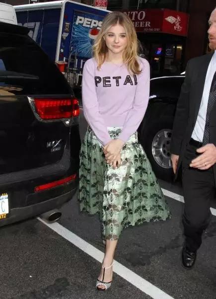 屁股大腿粗梨型身材适合什么裤子,梨形身材腿粗屁股大的裤子