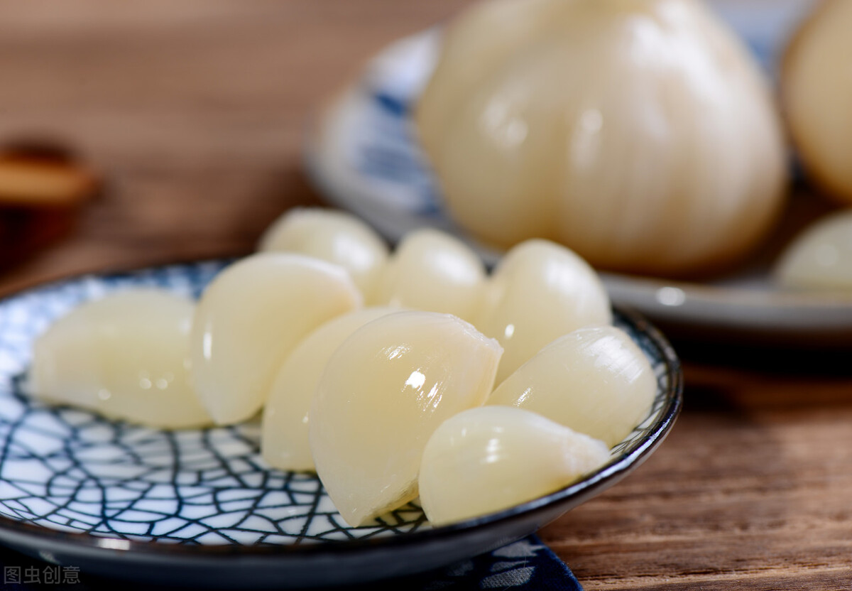 雪碧糖醋蒜怎么腌放的时间长,腌糖蒜加雪碧和不加雪碧哪个好吃